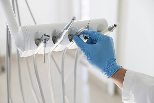 Professional Emergency Dentist technician working in Tallmadge, OH